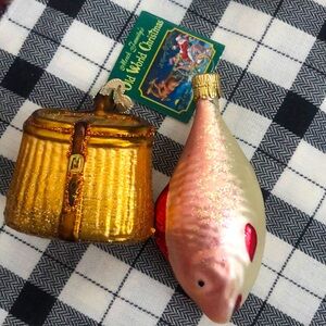 Old World fish ornaments.